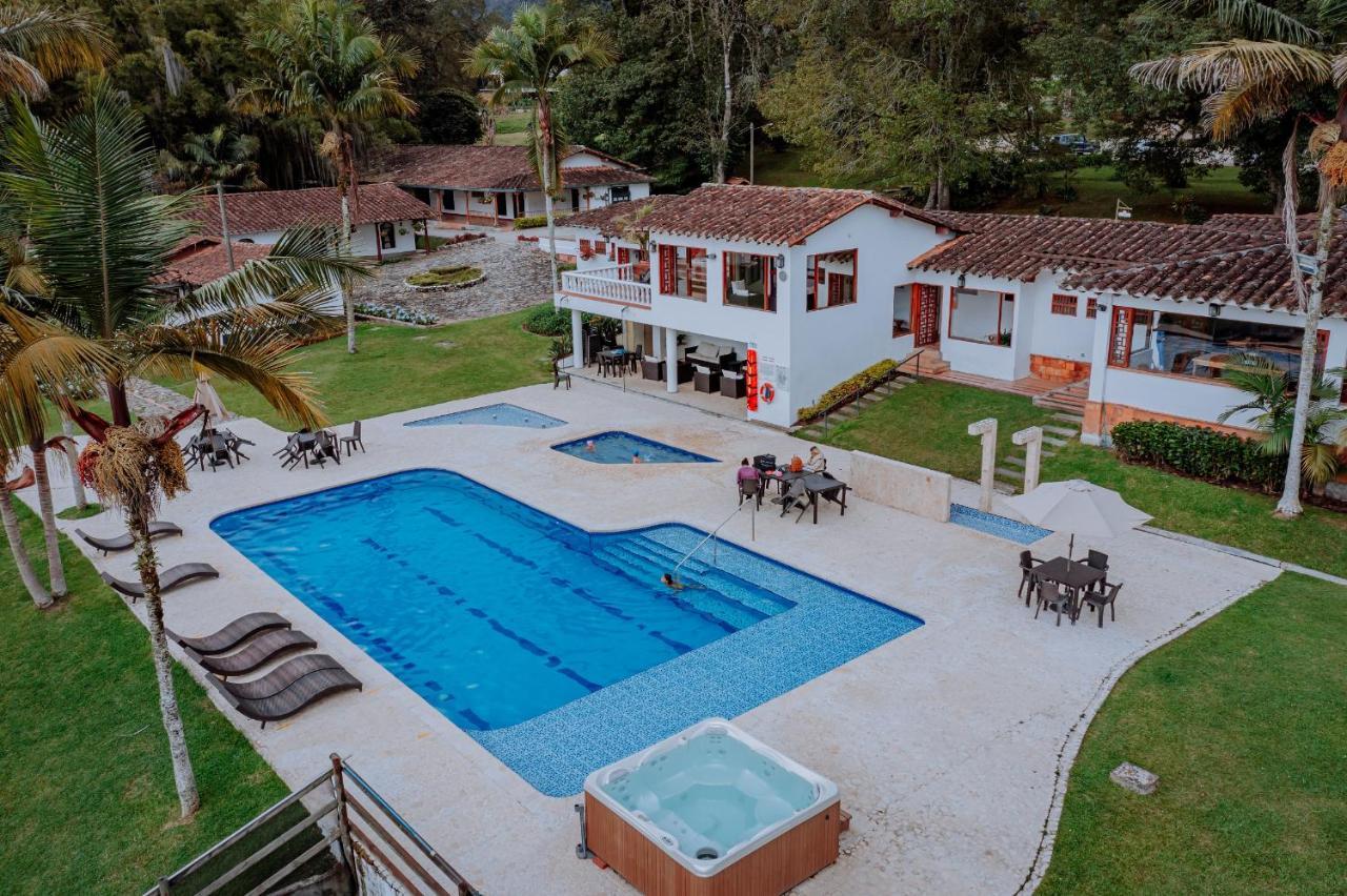 Club Campestre Hacienda Fizebad Hotel El Retiro  Eksteriør billede